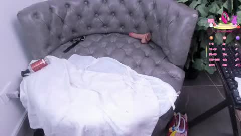 Daphne online show from 03/11/25, 05:38