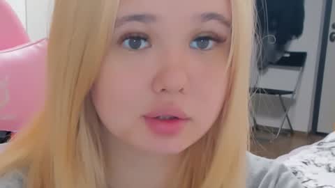 miss__selena online show from 02/05/25, 12:20