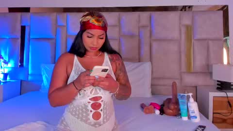 Miss Abigail  online show from 11/24/25, 01:11