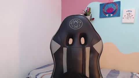 Akemi 3 online show from 02/13/25, 08:03