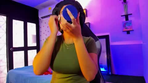 Akemi 3 online show from 10/09/25, 01:09