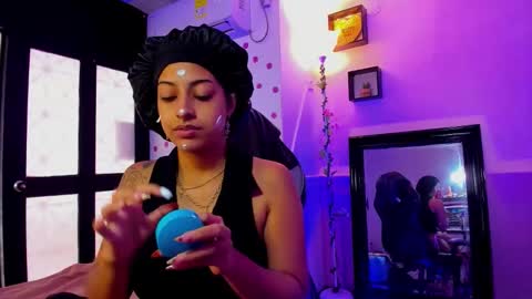 Akemi 3 online show from 10/15/25, 01:11