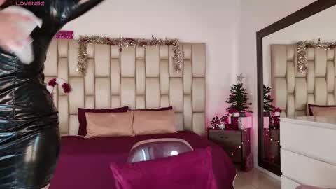 Snapshot of miss_alexxxa_ chatting on 11/10/25, 07:24 Alexa online show from 11/10/25, 07:24