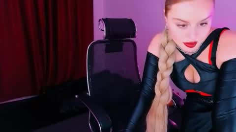 miss_alice_silver online show from 11/30/25, 03:16