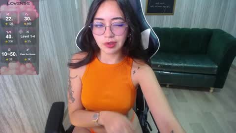 Snapshot of miss_andrea_t chatting on 02/07/25, 01:53 andrea online show from 02/07/25, 01:53