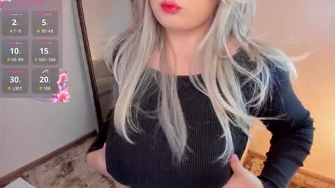 Snapshot of miss_anna__ chatting on 10/27/25, 10:41 Anna online show from 10/27/25, 10:41