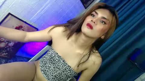 miss_bella69 online show from 11/27/25, 07:10