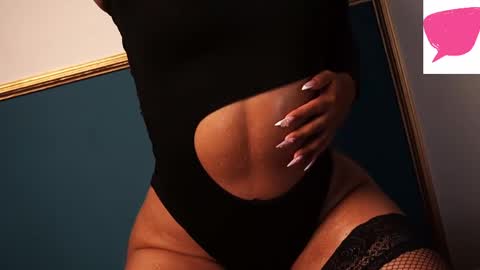 Snapshot of miss_brunette_ chatting on 05/19/26, 12:27 lucy 3 online show from 05/19/26, 12:27