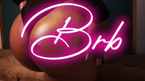 Snapshot of miss_brunette_ chatting on 05/22/26, 01:46 lucy 3 online show from 05/22/26, 01:46