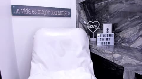 Snapshot of miss_danika chatting on 02/15/25, 11:06 Danika online show from 02/15/25, 11:06