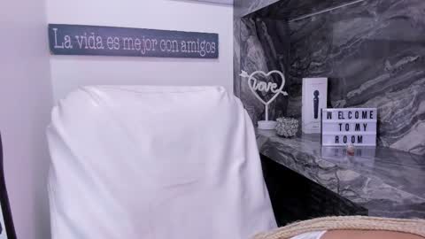 Snapshot of miss_danika chatting on 09/15/25, 11:10 Danika online show from 09/15/25, 11:10