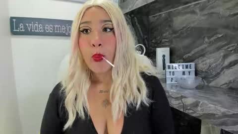 Snapshot of miss_danika chatting on 11/04/25, 10:58 Danika online show from 11/04/25, 10:58