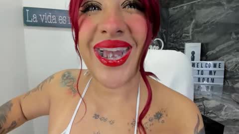 Snapshot of miss_danika chatting on 11/13/25, 11:09 Danika online show from 11/13/25, 11:09