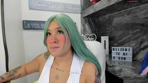 Snapshot of miss_danika chatting on 11/19/25, 10:59 Danika online show from 11/19/25, 10:59