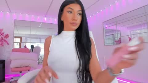miss_diamond__ online show from 04/27/26, 07:50