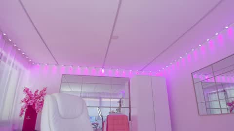 miss_diamond__ online show from 05/16/26, 10:36
