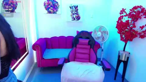 Snapshot of miss_dolly1 chatting on 06/14/26, 12:18 Melanie online show from 06/14/26, 12:18