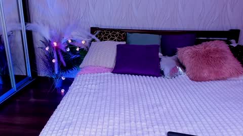 Elia online show from 12/21/24, 05:18