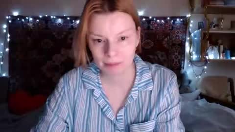 Snapshot of miss_elistia_ chatting on 12/11/24, 12:34 Elis online show from 12/11/24, 12:34