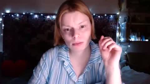 Snapshot of miss_elistia_ chatting on 12/11/24, 07:14 Elis online show from 12/11/24, 07:14