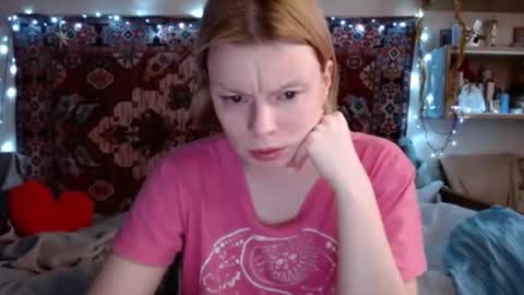 Snapshot of miss_elistia_ chatting on 12/13/24, 01:22 Elis online show from 12/13/24, 01:22