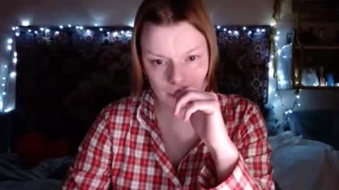Snapshot of miss_elistia_ chatting on 01/04/25, 04:00 Elis online show from 01/04/25, 04:00