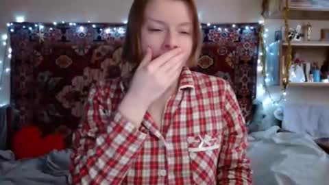 Snapshot of miss_elistia_ chatting on 01/06/25, 12:13 Elis online show from 01/06/25, 12:13