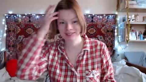 Snapshot of miss_elistia_ chatting on 01/08/25, 12:15 Elis online show from 01/08/25, 12:15