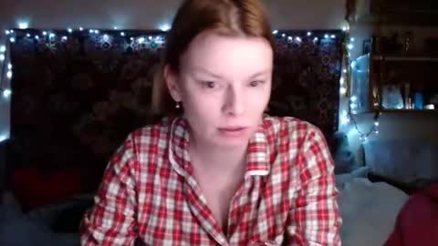 Snapshot of miss_elistia_ chatting on 01/09/25, 03:12 Elis online show from 01/09/25, 03:12