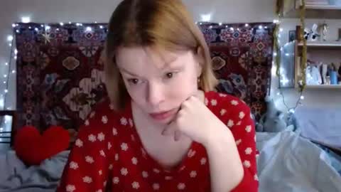 Snapshot of miss_elistia_ chatting on 01/13/25, 12:02 Elis online show from 01/13/25, 12:02