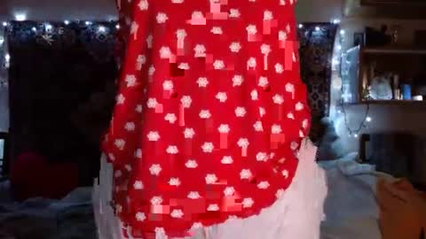 Snapshot of miss_elistia_ chatting on 01/24/25, 03:24 Elis online show from 01/24/25, 03:24