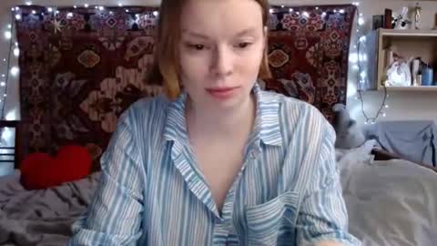 Snapshot of miss_elistia_ chatting on 02/05/25, 12:06 Elis online show from 02/05/25, 12:06