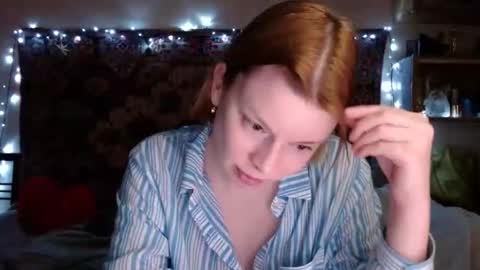 Snapshot of miss_elistia_ chatting on 02/06/25, 03:20 Elis online show from 02/06/25, 03:20