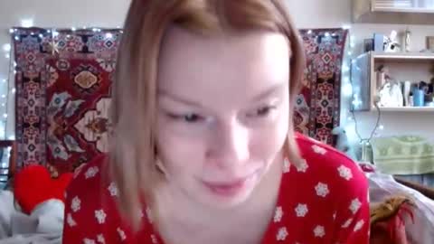 Snapshot of miss_elistia_ chatting on 02/19/25, 12:00 Elis online show from 02/19/25, 12:00