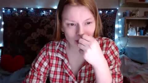 Snapshot of miss_elistia_ chatting on 03/04/25, 03:15 Elis online show from 03/04/25, 03:15