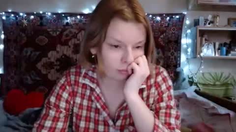 Snapshot of miss_elistia_ chatting on 03/05/25, 02:12 Elis online show from 03/05/25, 02:12