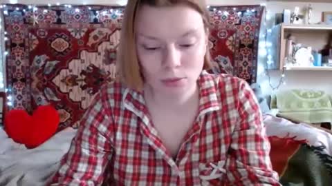 Snapshot of miss_elistia_ chatting on 03/11/25, 12:06 Elis online show from 03/11/25, 12:06