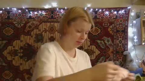 Snapshot of miss_elistia_ chatting on 09/25/25, 12:20 Elis online show from 09/25/25, 12:20