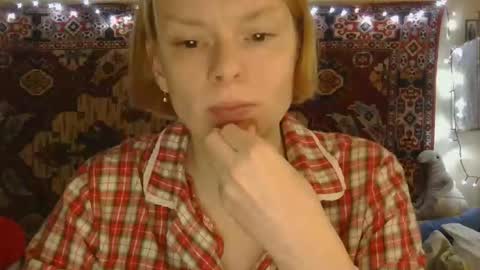 Snapshot of miss_elistia_ chatting on 09/30/25, 11:26 Elis online show from 09/30/25, 11:26