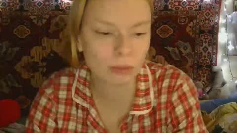 Snapshot of miss_elistia_ chatting on 10/08/25, 11:08 Elis online show from 10/08/25, 11:08