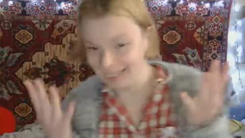 Snapshot of miss_elistia_ chatting on 10/16/25, 11:22 Elis online show from 10/16/25, 11:22