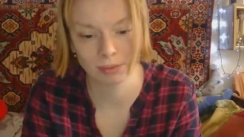 Snapshot of miss_elistia_ chatting on 04/07/26, 10:59 Elis online show from 04/07/26, 10:59