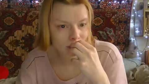 Snapshot of miss_elistia_ chatting on 04/27/26, 11:19 Elis online show from 04/27/26, 11:19