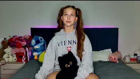 Emily online show from 11/06/25, 05:36