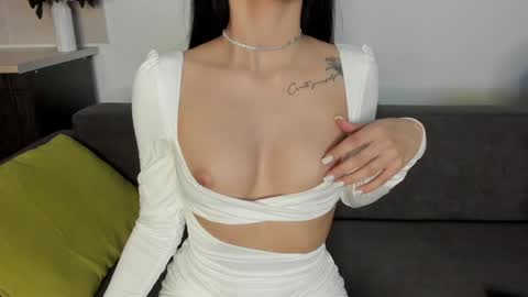 Snapshot of miss_emilyy chatting on 12/25/24, 09:54 Emily online show from 12/25/24, 09:54