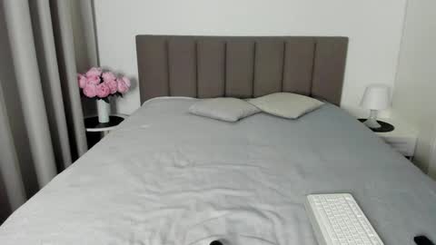 Snapshot of miss_emilyy chatting on 03/08/25, 05:22 Emily online show from 03/08/25, 05:22