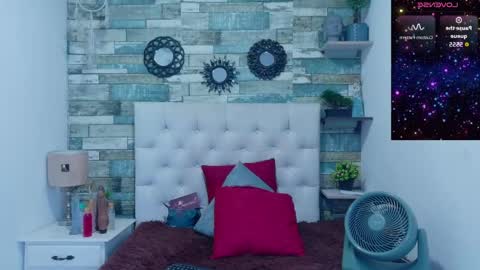 miss_evans_ online show from 05/12/26, 01:52