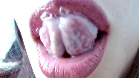 Miss Evoleth online show from 03/05/25, 05:50