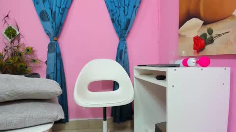 Monica Patricia online show from 12/18/24, 01:48