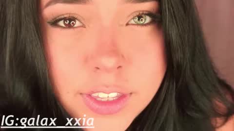 Snapshot of miss_galaxxia chatting on 10/29/25, 08:10 Elisabeth IG galax xxia online show from 10/29/25, 08:10